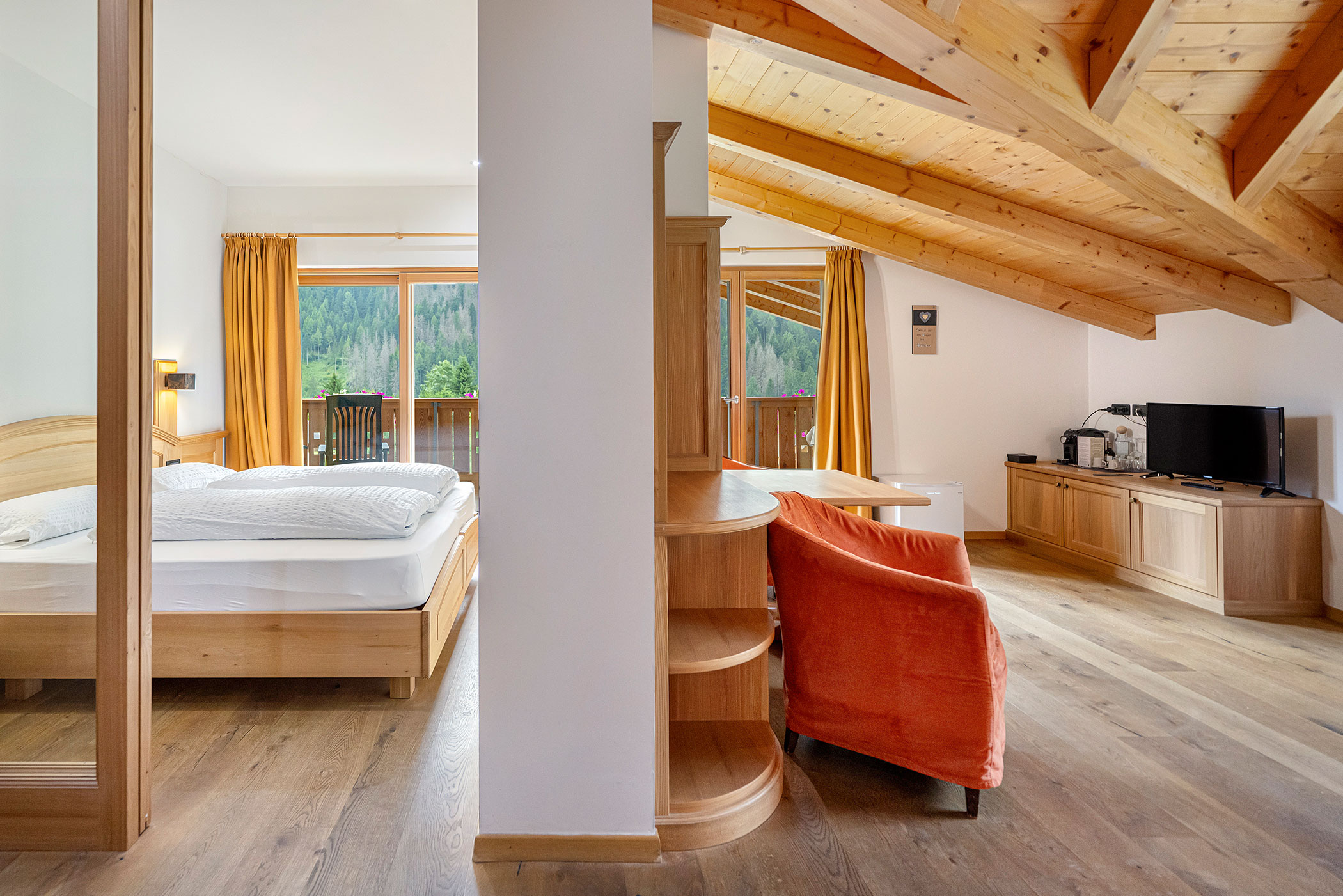 Hotel Villa Brunello in summer