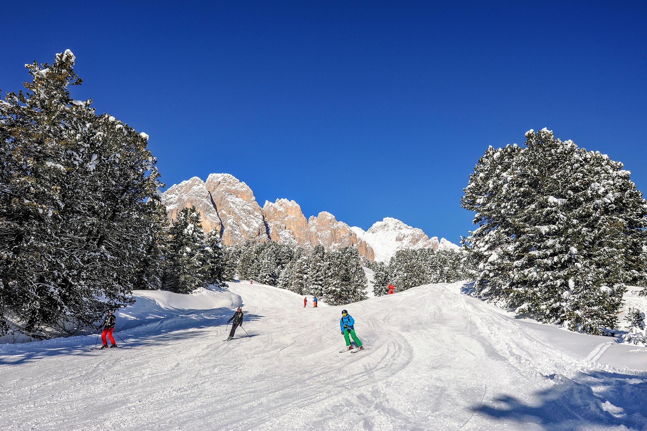 Skiing on Seceda